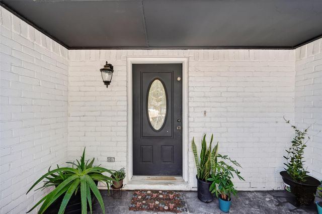 1011 Kensington Drive, Pearland, TX 77584