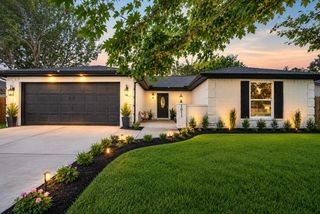 1011 Kensington Drive, Pearland, TX 77584