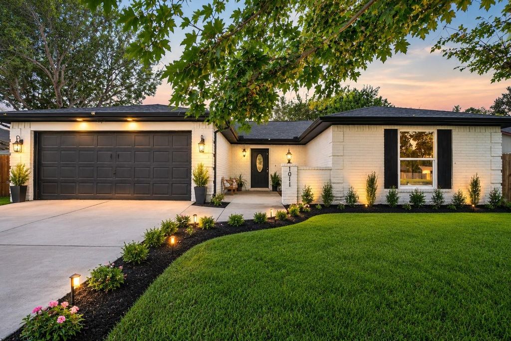 1011 Kensington Drive, Pearland, TX 77584