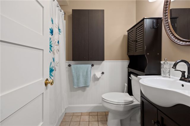 23 Mann Avenue 4, Newport, RI 02840
