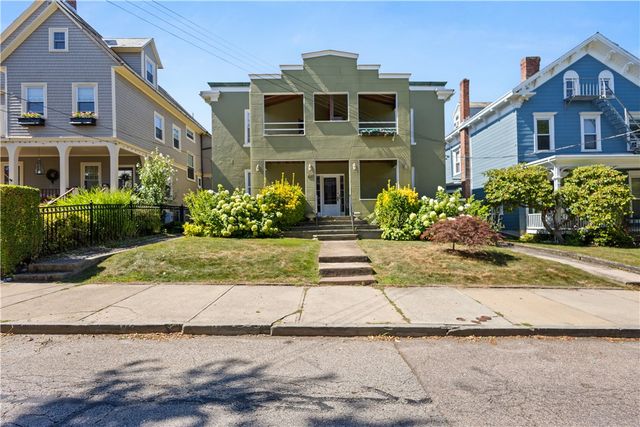 23 Mann Avenue 4, Newport, RI 02840