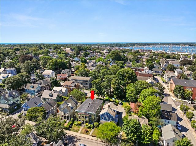 23 Mann Avenue 4, Newport, RI 02840