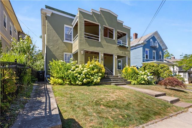 23 Mann Avenue 4, Newport, RI 02840