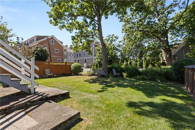 23 Mann Avenue 4, Newport, RI 02840