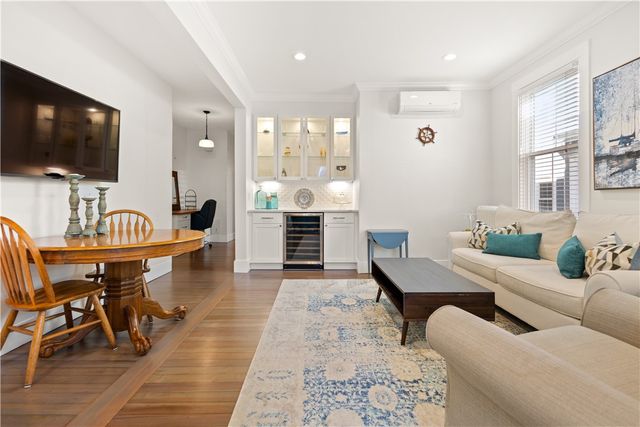 23 Mann Avenue 4, Newport, RI 02840