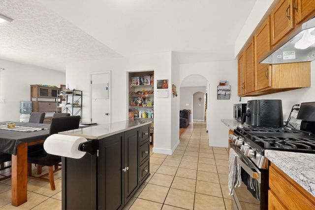 1200 Weeping Willow Court NE, Rio Rancho, NM 87144