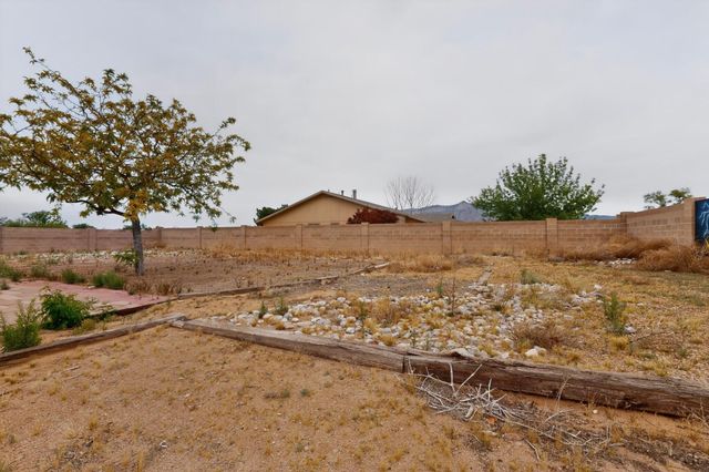 1200 Weeping Willow Court NE, Rio Rancho, NM 87144