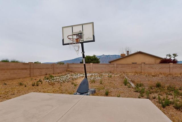 1200 Weeping Willow Court NE, Rio Rancho, NM 87144
