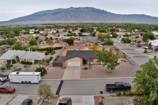 1200 Weeping Willow Court NE, Rio Rancho, NM 87144