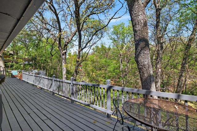930 Briarwood Drive, Bartlesville, OK 74006