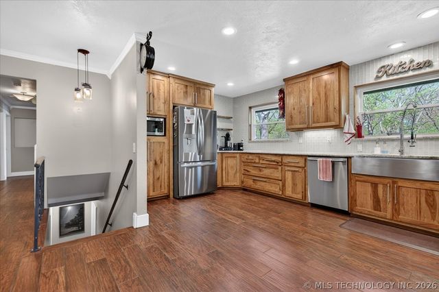 930 Briarwood Drive, Bartlesville, OK 74006