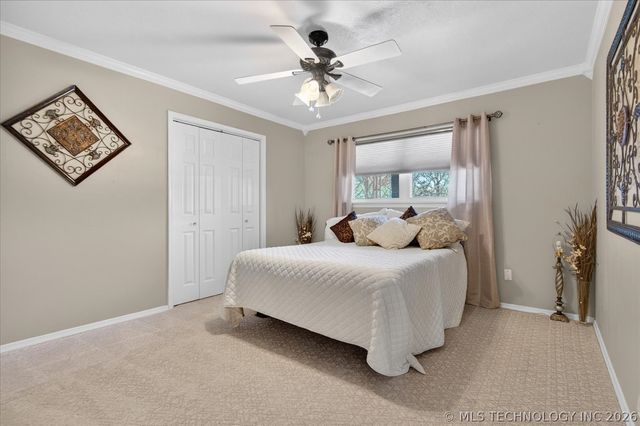 930 Briarwood Drive, Bartlesville, OK 74006