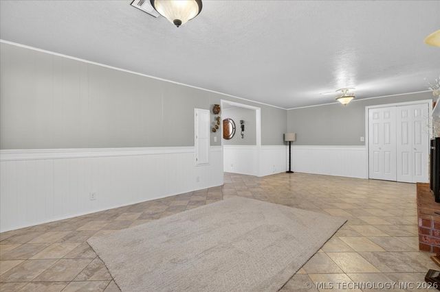 930 Briarwood Drive, Bartlesville, OK 74006