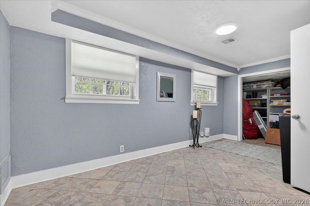 930 Briarwood Drive, Bartlesville, OK 74006