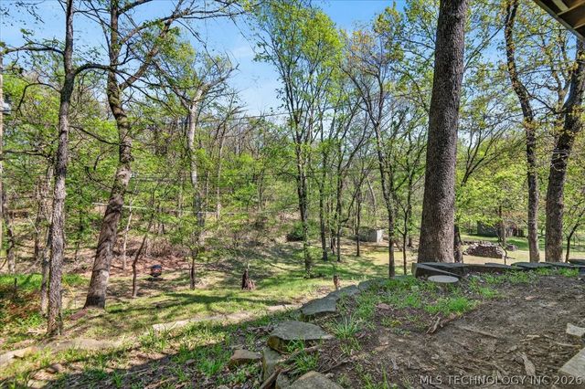 930 Briarwood Drive, Bartlesville, OK 74006