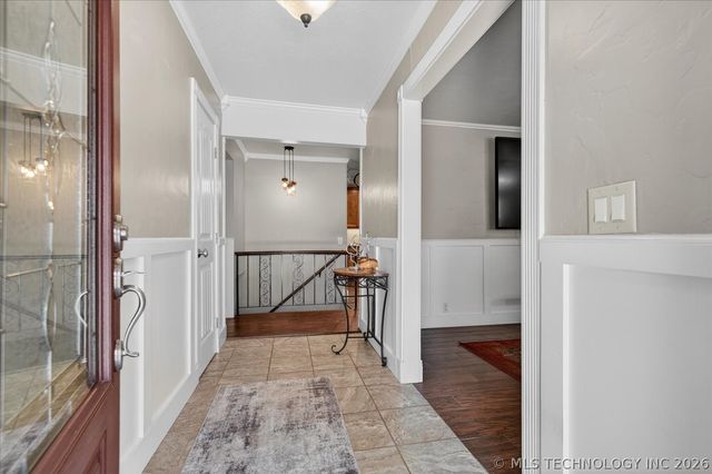 930 Briarwood Drive, Bartlesville, OK 74006