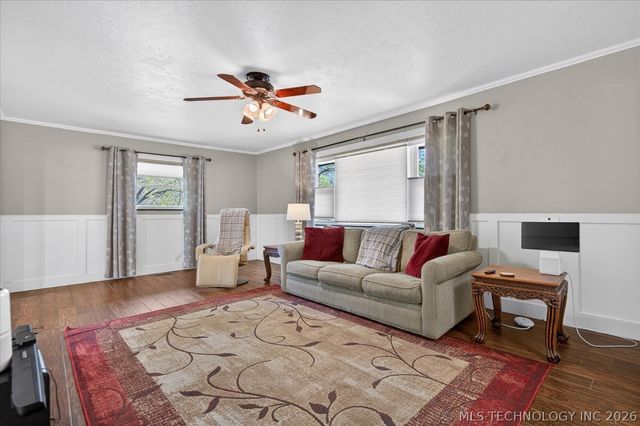 930 Briarwood Drive, Bartlesville, OK 74006
