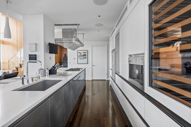 360 Newbury Street 810, Boston, MA 02115