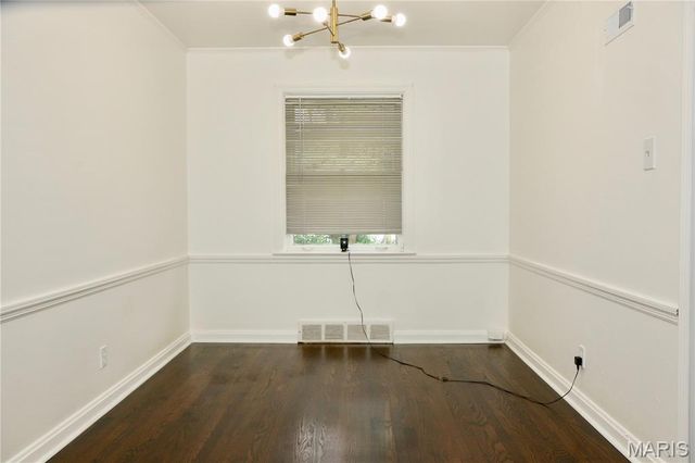 9423 Edgewater Drive, St Louis, MO 63136