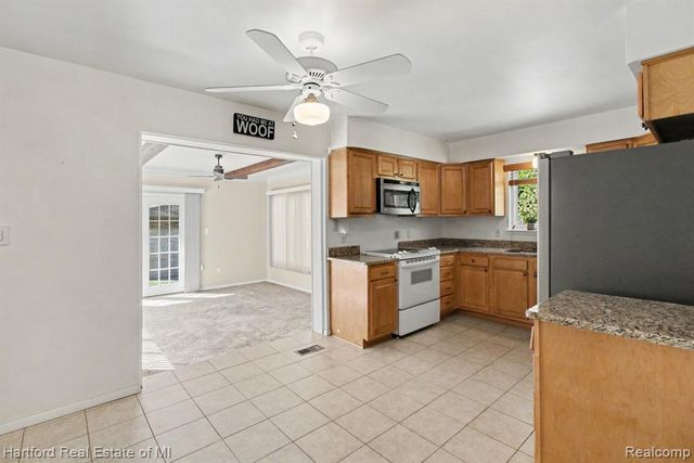 32731 Meadowbrook Street, Livonia, MI 48154