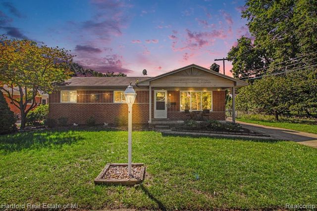 32731 Meadowbrook Street, Livonia, MI 48154