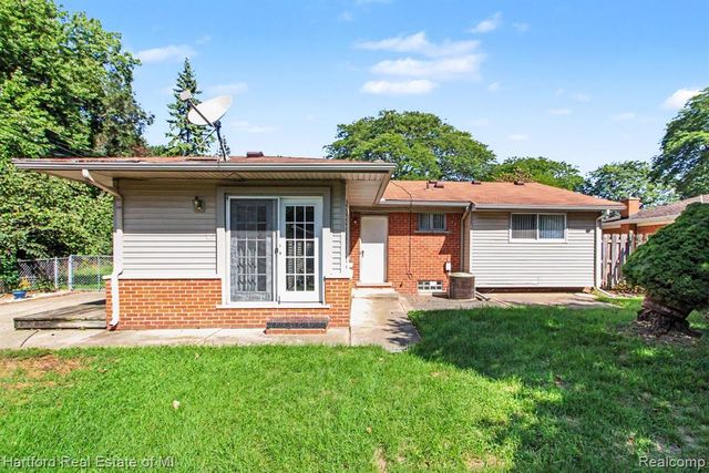 32731 Meadowbrook Street, Livonia, MI 48154