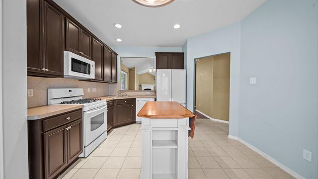 213 Mesa View, Conroe, TX 77316