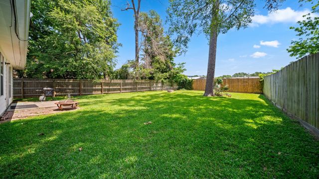 213 Mesa View, Conroe, TX 77316