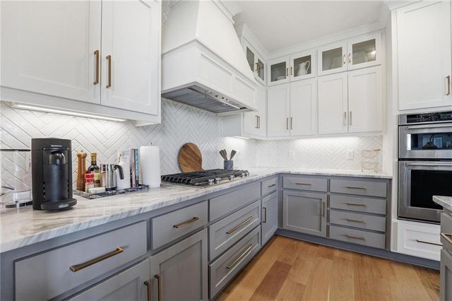 2906 SW Arthur Drive, Lee's Summit, MO 64082