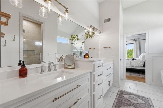 2906 SW Arthur Drive, Lee's Summit, MO 64082