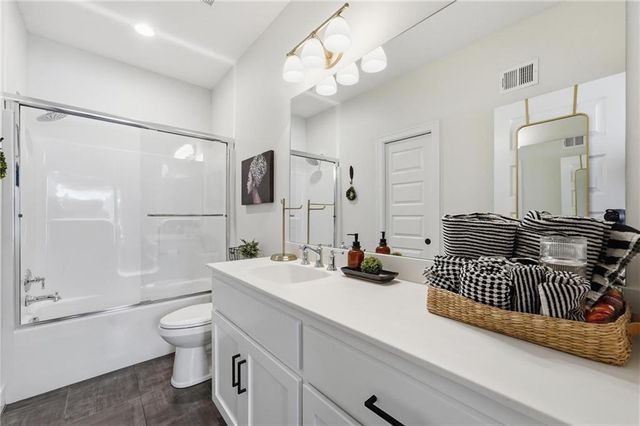 2906 SW Arthur Drive, Lee's Summit, MO 64082