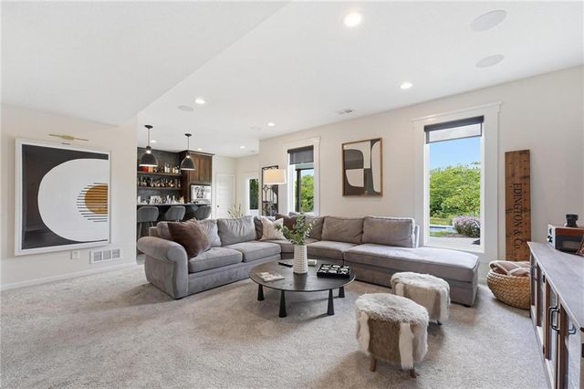 2906 SW Arthur Drive, Lee's Summit, MO 64082