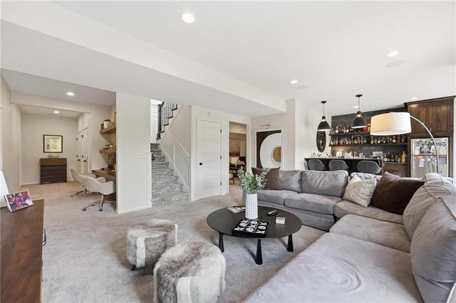 2906 SW Arthur Drive, Lee's Summit, MO 64082