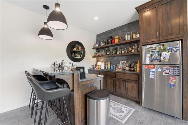 2906 SW Arthur Drive, Lee's Summit, MO 64082