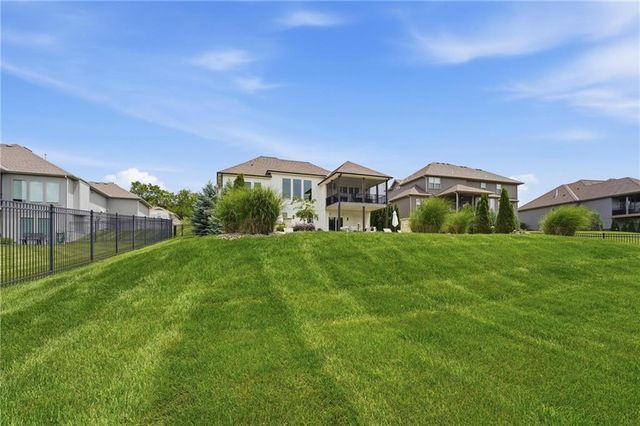 2906 SW Arthur Drive, Lee's Summit, MO 64082