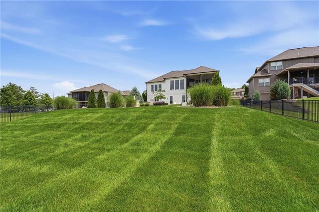 2906 SW Arthur Drive, Lee's Summit, MO 64082
