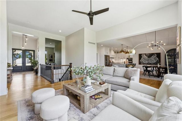 2906 SW Arthur Drive, Lee's Summit, MO 64082