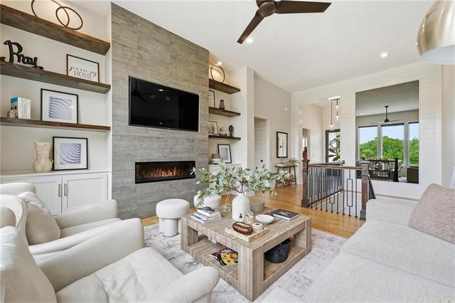 2906 SW Arthur Drive, Lee's Summit, MO 64082