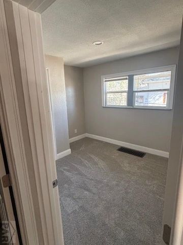 1925 E 9th St, Pueblo, CO 81005