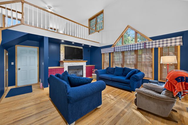 12n136 Berner Drive, Elgin, IL 60120