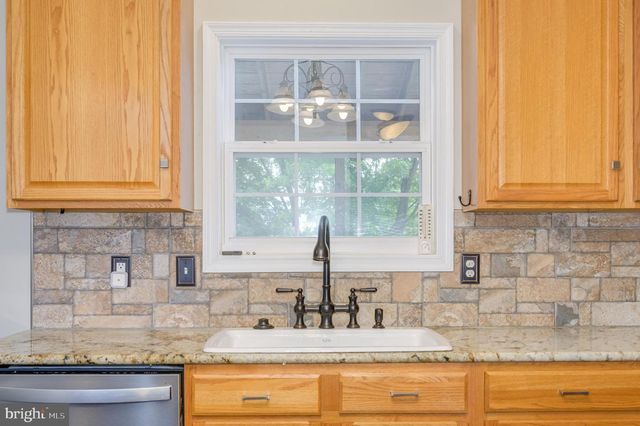 385 THAYERS GULL DR, Martinsburg, WV 25405