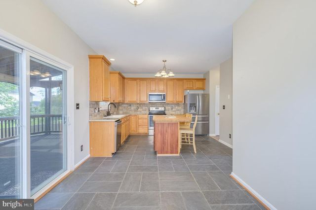 385 THAYERS GULL DR, Martinsburg, WV 25405