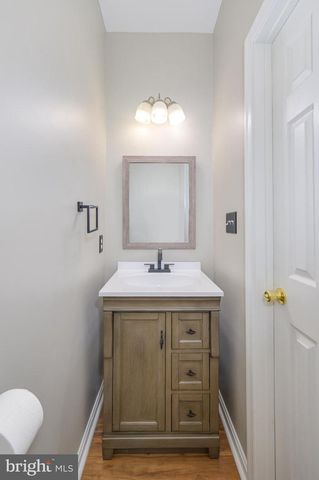 385 THAYERS GULL DR, Martinsburg, WV 25405