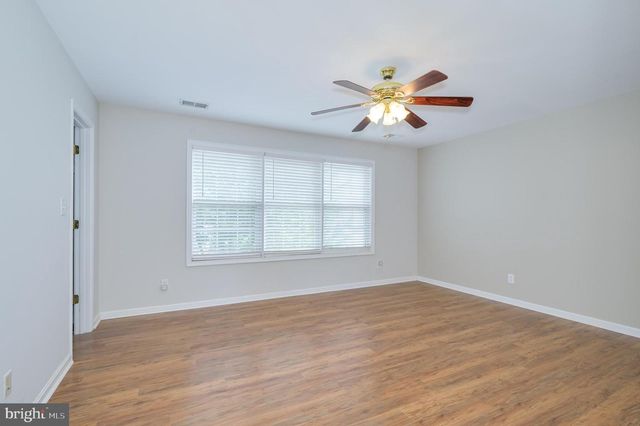 385 THAYERS GULL DR, Martinsburg, WV 25405