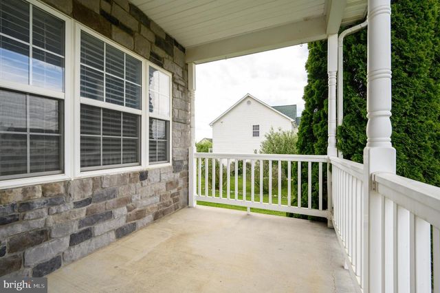 385 THAYERS GULL DR, Martinsburg, WV 25405