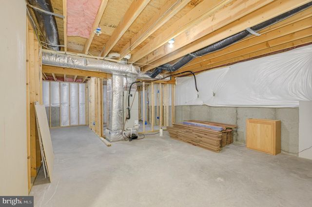 385 THAYERS GULL DR, Martinsburg, WV 25405