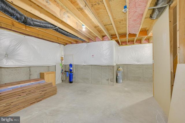 385 THAYERS GULL DR, Martinsburg, WV 25405