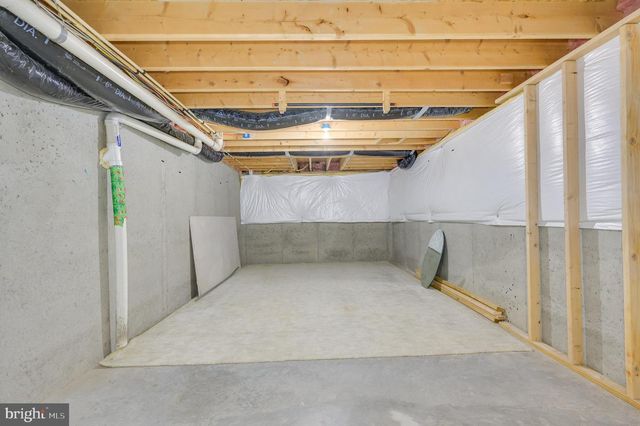 385 THAYERS GULL DR, Martinsburg, WV 25405