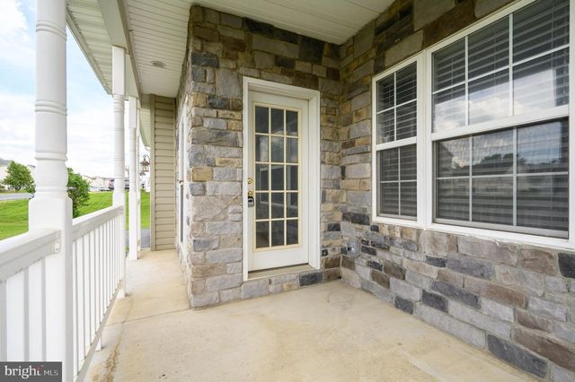 385 THAYERS GULL DR, Martinsburg, WV 25405