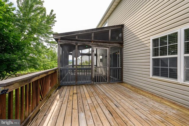 385 THAYERS GULL DR, Martinsburg, WV 25405